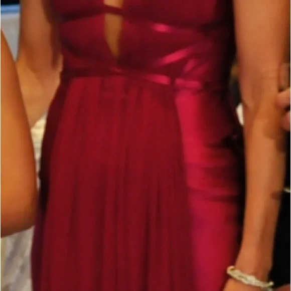 Elegant Pink Evening Dress, Size 4. - Picture 3 of 15